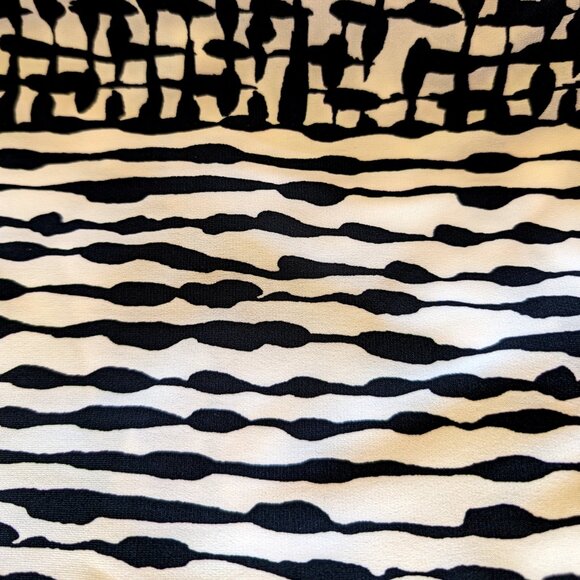 VINCE CAMUTO dress SIZE 6 STEATH LONG SLEEVES black on white 5% SPANDEX STUNNING - Picture 3 of 13